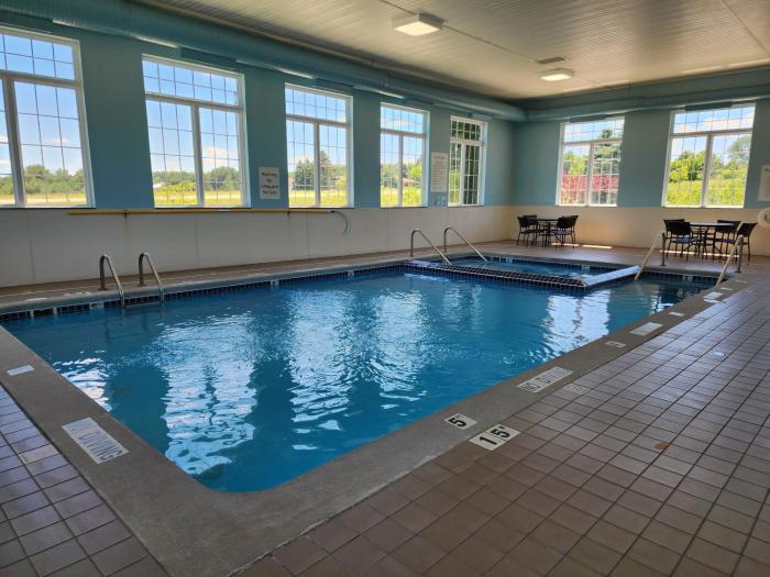 holiday inn express hotel and suites cadillac by ihg