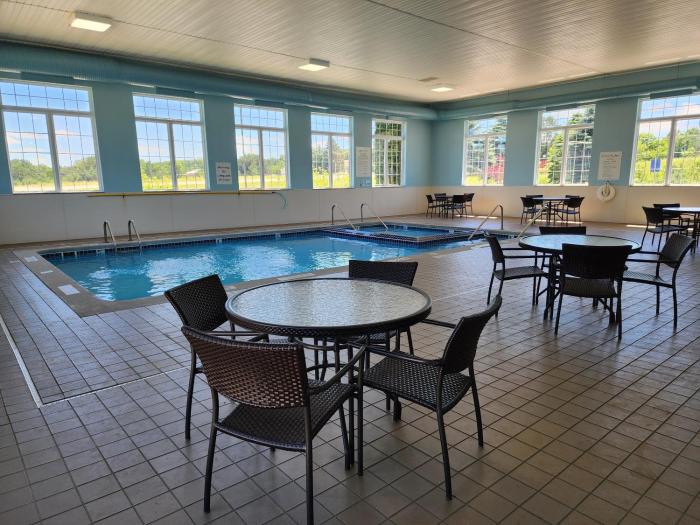 holiday inn express hotel and suites cadillac by ihg