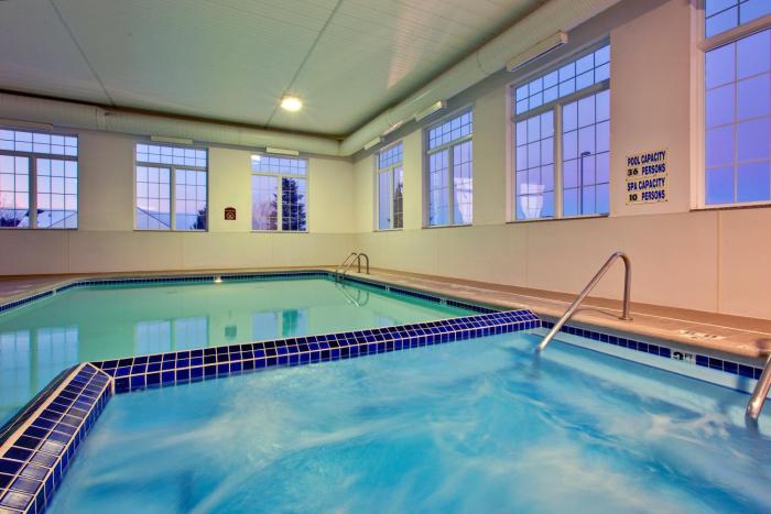 holiday inn express hotel and suites cadillac by ihg
