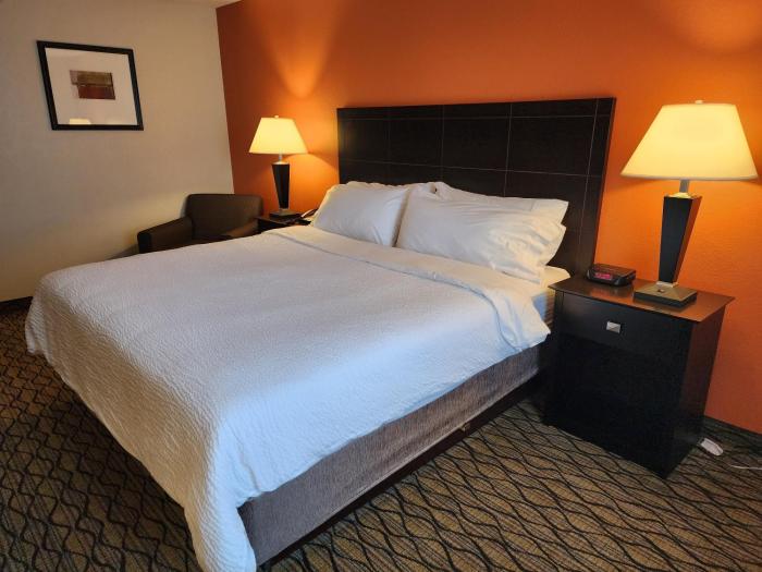 holiday inn express hotel and suites cadillac by ihg