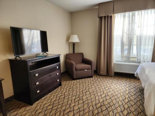 holiday inn express hotel and suites cadillac by ihg