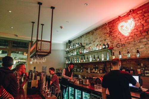 publove the crown battersea hostel