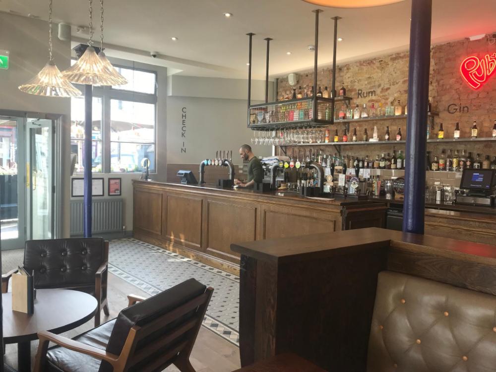 publove the crown battersea hostel