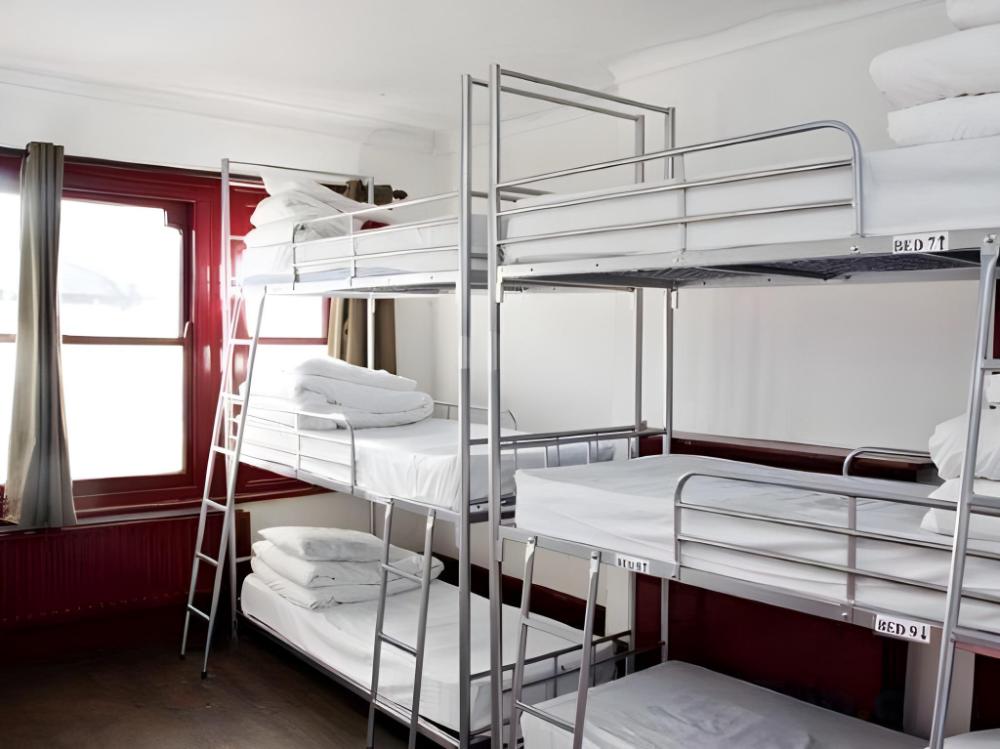 publove the crown battersea hostel