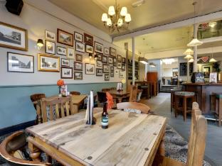 publove the crown battersea hostel