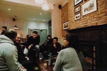 publove the crown battersea hostel