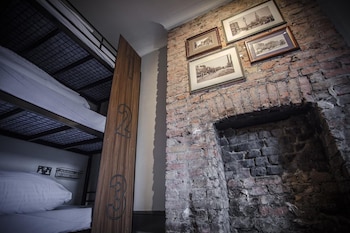 publove the crown battersea hostel