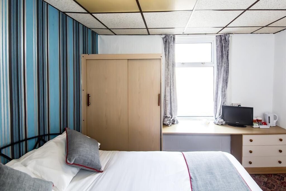 myroomz silver strand hotel