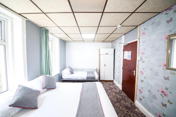 myroomz silver strand hotel