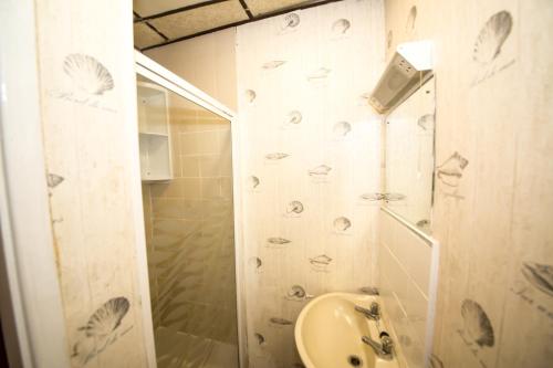 myroomz silver strand hotel