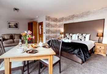 The Tower Gastro Pub & Apartments,Perth>>Crieff,4 star
