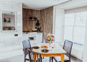 The Tower Gastro Pub & Apartments,Perth>>Crieff,4 star