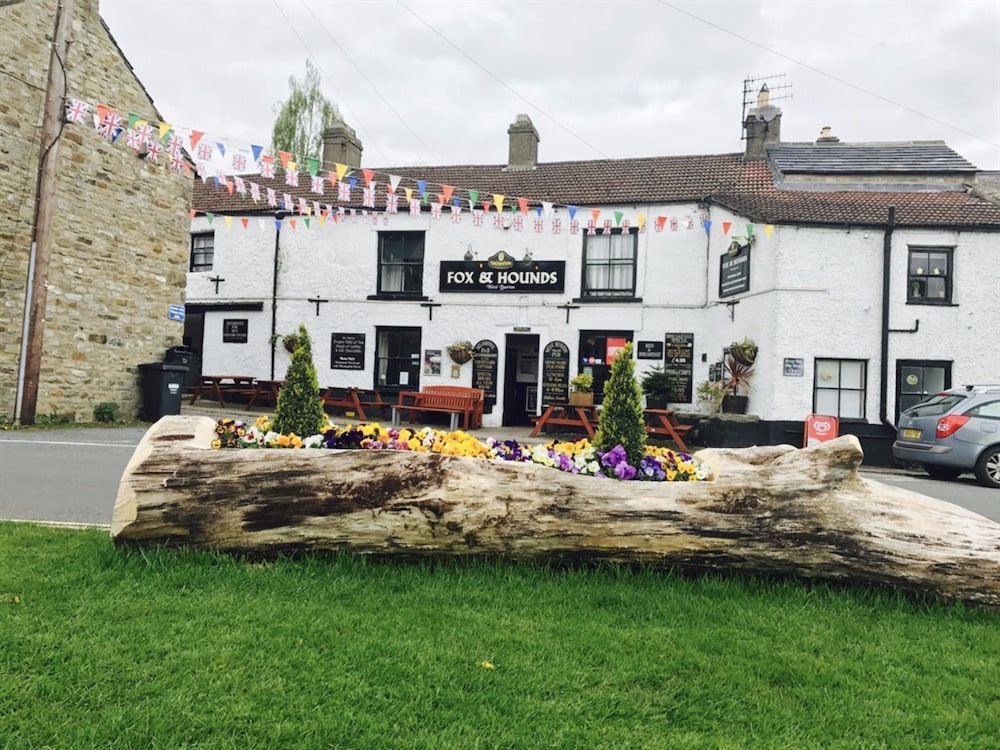 the fox and hounds inn