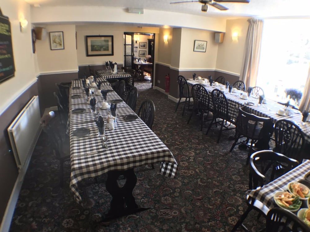 the fox and hounds inn