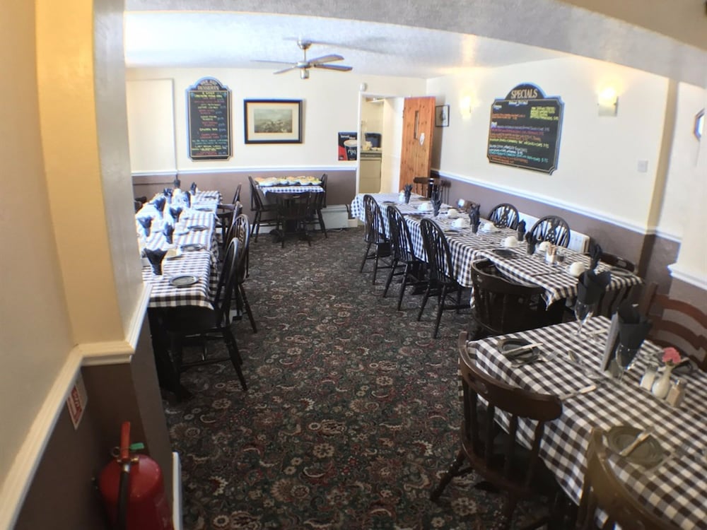 the fox and hounds inn