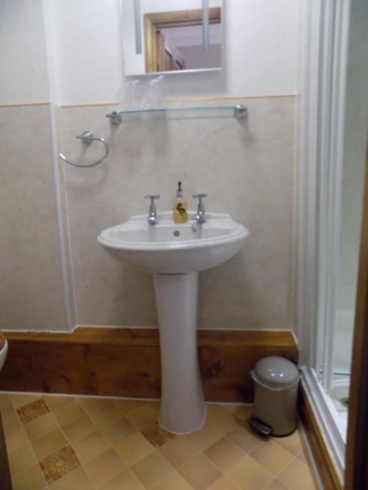 glendale guest house adults only