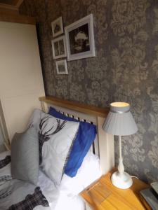 glendale guest house adults only