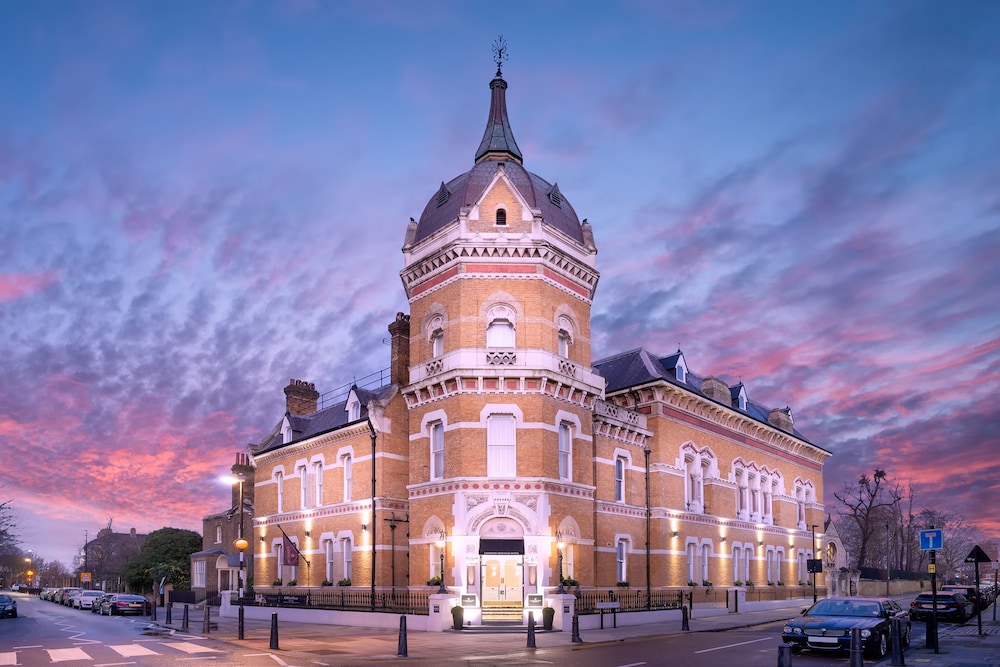 the lansbury heritage a sunday hotel canary wharf