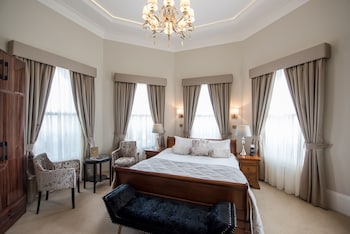 the lansbury heritage a sunday hotel canary wharf