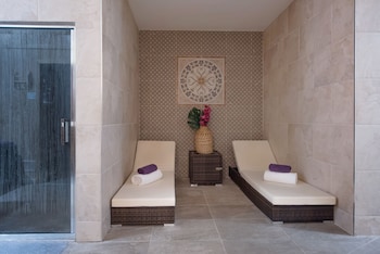 the lansbury heritage a sunday hotel canary wharf