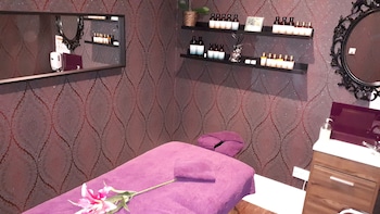 the lansbury heritage a sunday hotel canary wharf