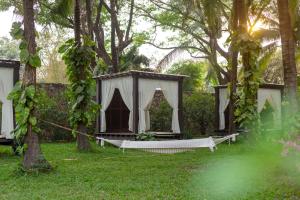 lotus blanc resort