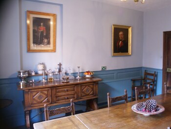 Trelough House B&B,Cinderford>>Bristol,3.5 star