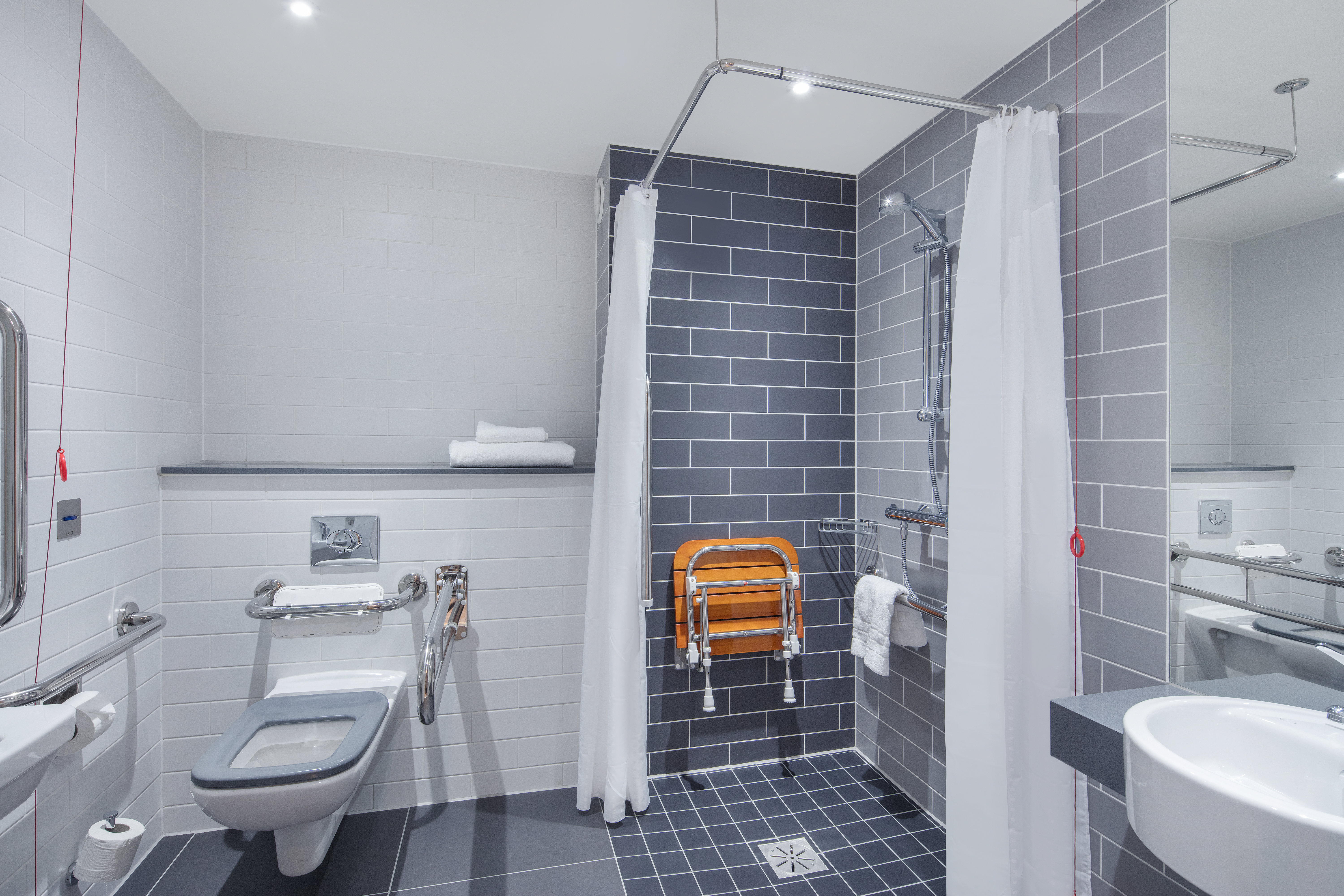holiday inn express birmingham city centre by ihg