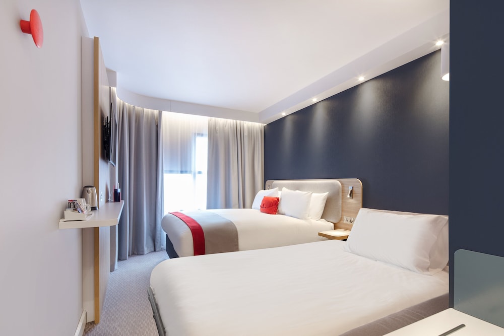 holiday inn express birmingham city centre by ihg