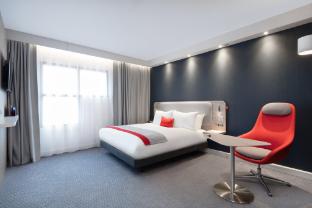 holiday inn express birmingham city centre by ihg