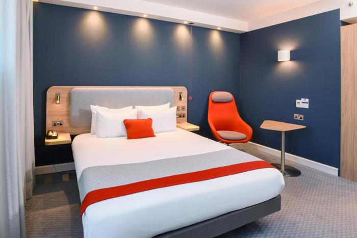 holiday inn express birmingham city centre by ihg