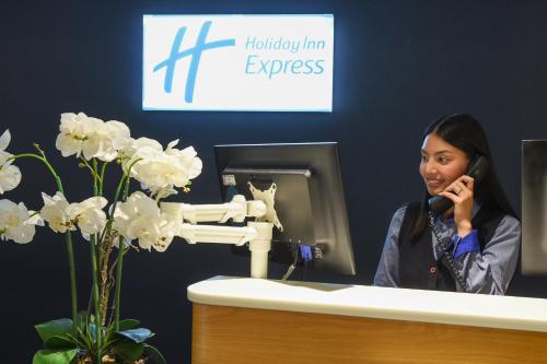 holiday inn express birmingham city centre by ihg