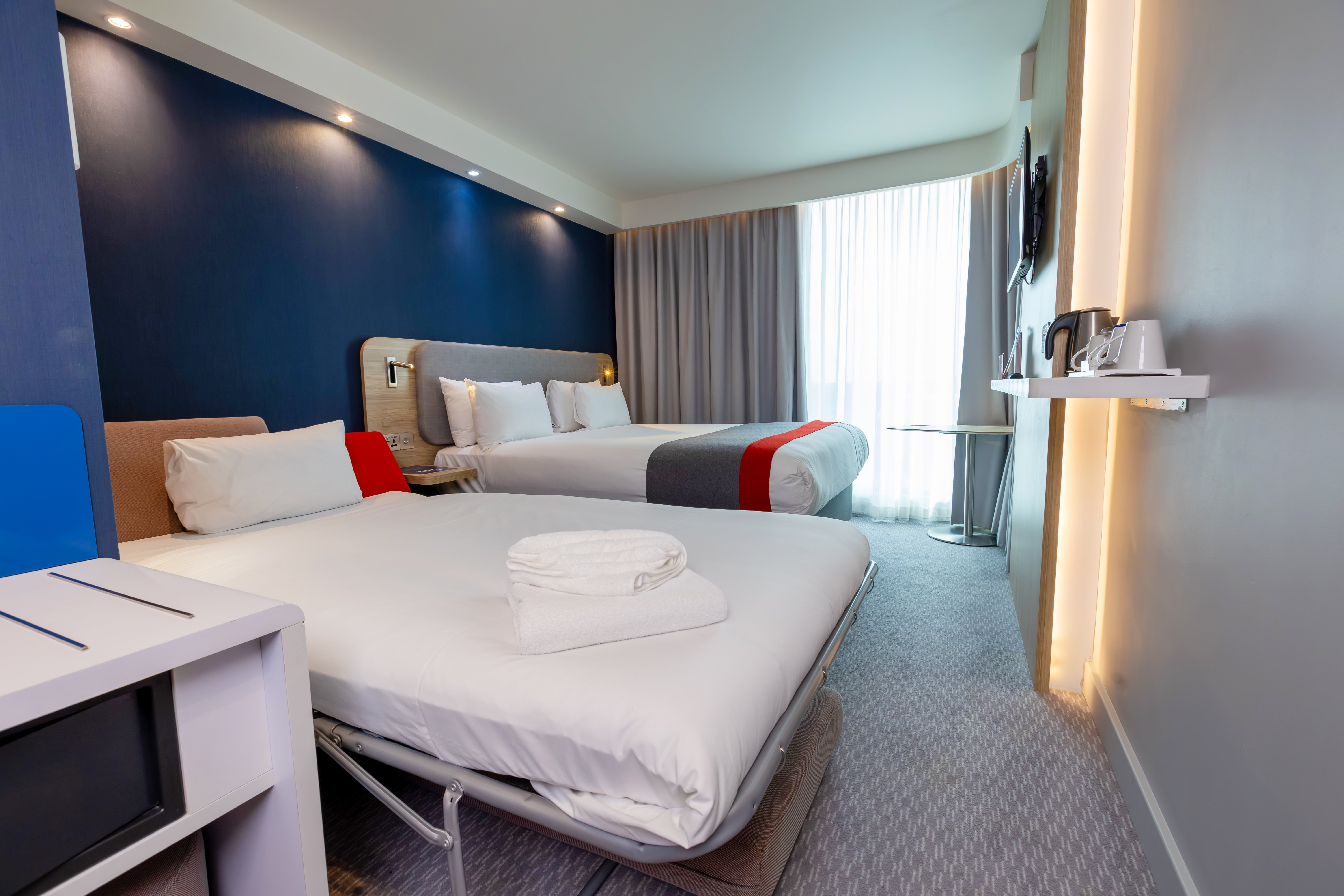 holiday inn express manchester trafford city by ihg