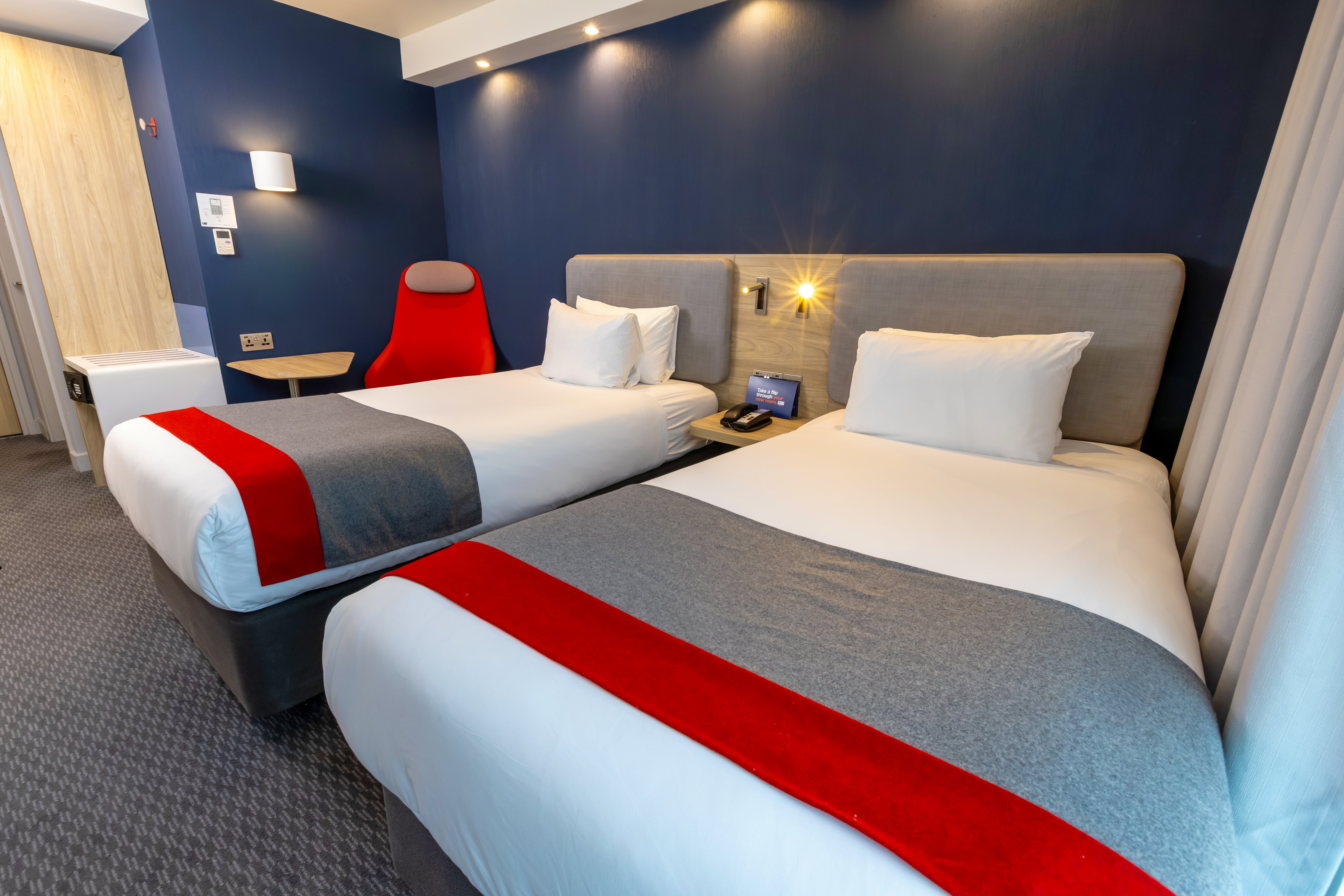 holiday inn express manchester trafford city by ihg