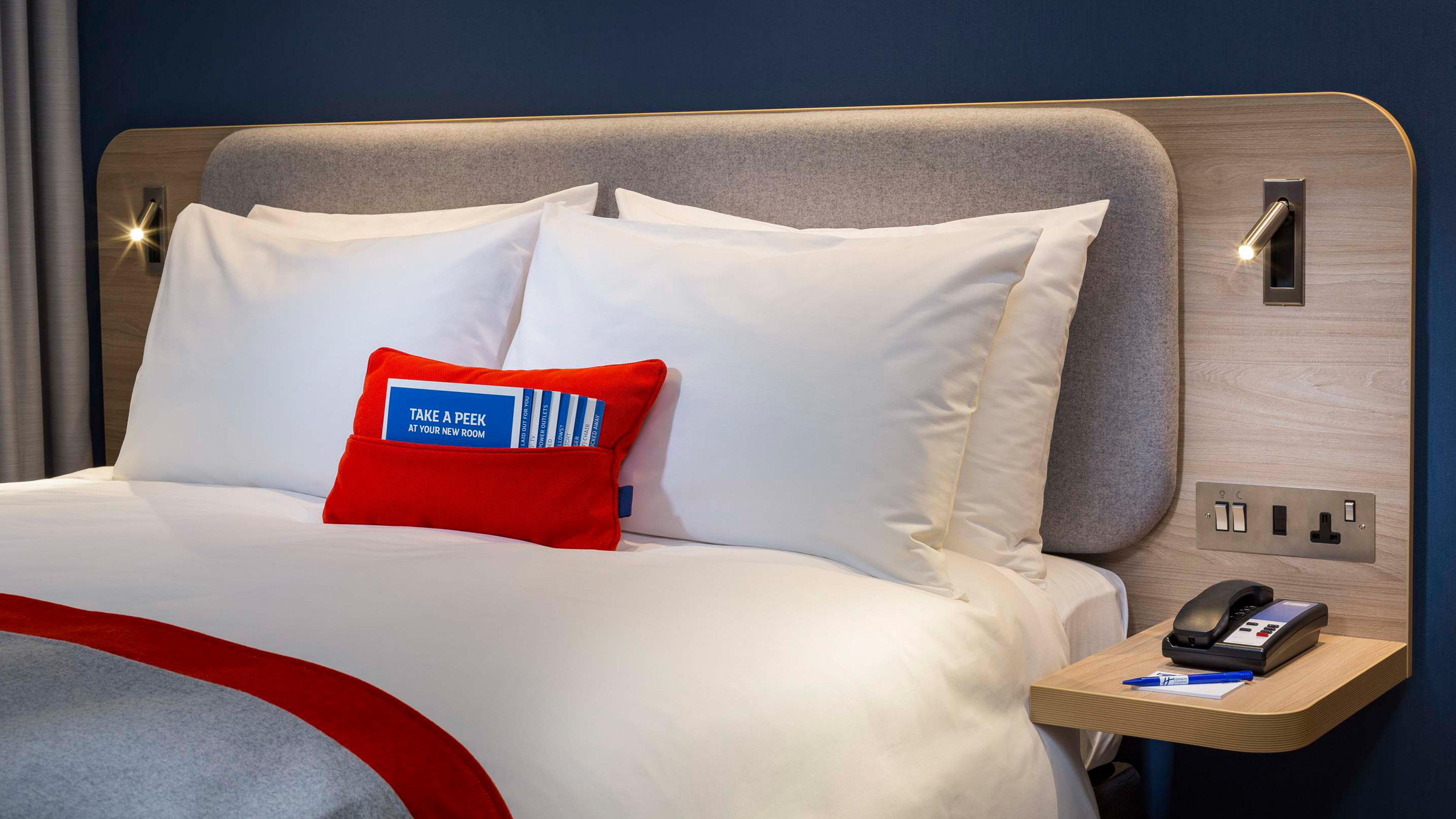 holiday inn express manchester trafford city by ihg