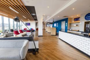 holiday inn express manchester trafford city by ihg