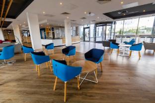 holiday inn express manchester trafford city by ihg