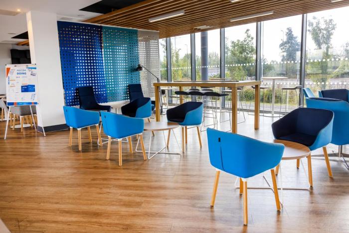 holiday inn express manchester trafford city by ihg