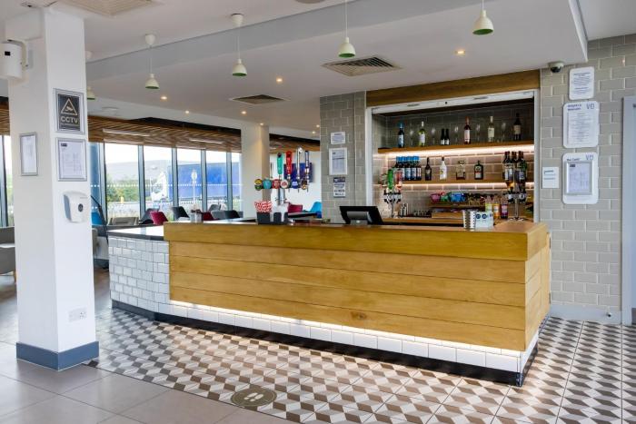 holiday inn express manchester trafford city by ihg