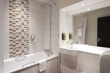 premier inn london clapham
