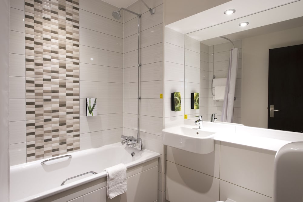 premier inn london clapham