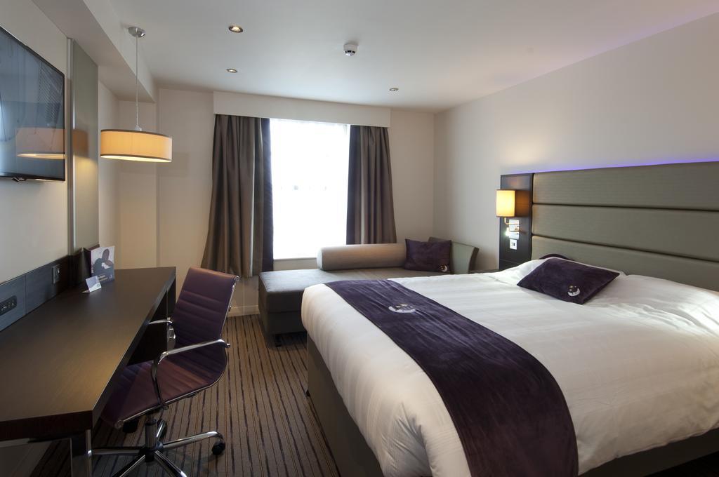 premier inn london clapham