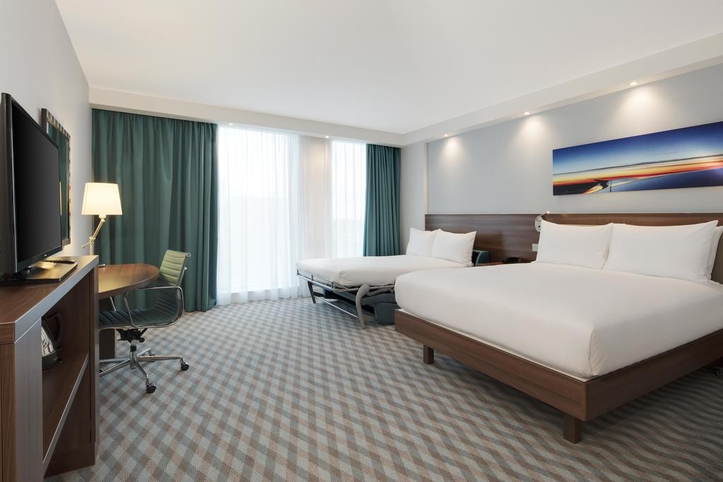 hampton by hilton london stansted airport