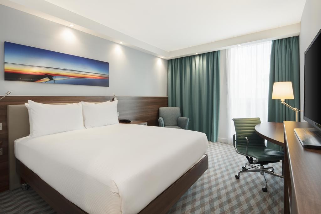hampton by hilton london stansted airport