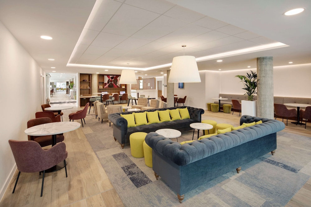 hampton by hilton london stansted airport