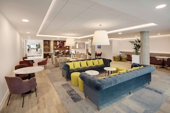 hampton by hilton london stansted airport