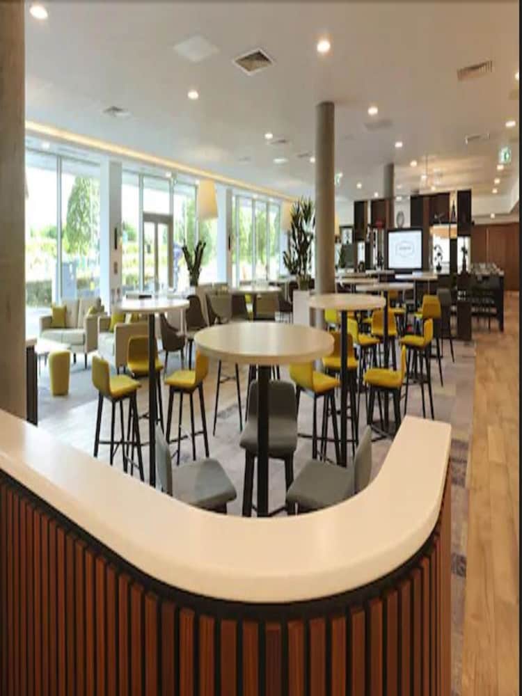 hampton by hilton london stansted airport