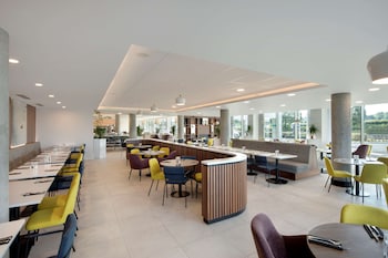 hampton by hilton london stansted airport