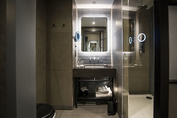 clayton hotel city of london