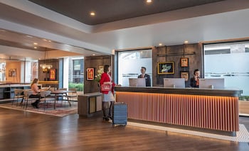 clayton hotel city of london
